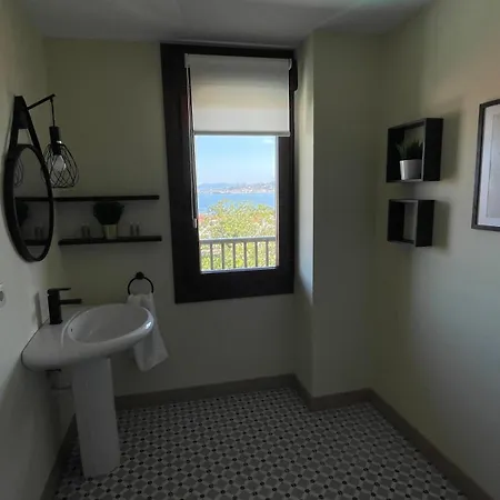 Casita Independiente Y Tres Con Piscina Ladeira Playa Holiday home Baiona
