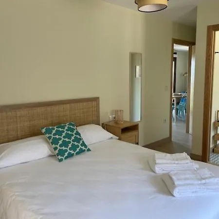 Casita Independiente Y Tres Con Piscina Ladeira Playa Holiday home Baiona