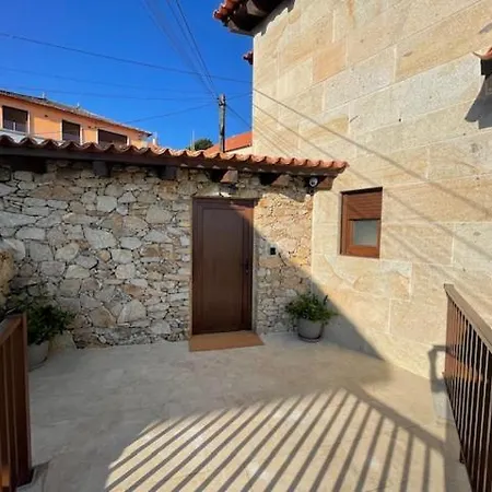 Holiday home Casita Independiente Y Tres Con Piscina Ladeira Playa Baiona